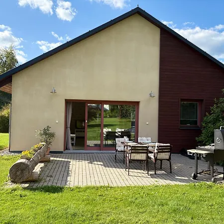 Vila Family House *
